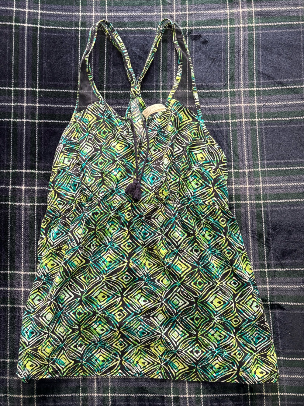 Y2K 2000s Aeropostale green/blue/yellow pattern cross back tank top. Size M.